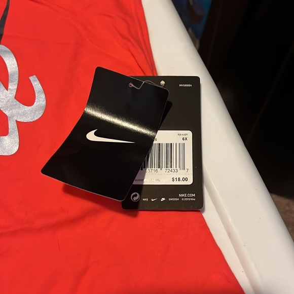 Girls Red Nike Shirt - Picture 4 of 4